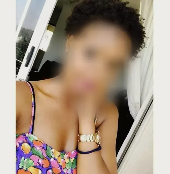 Eva, 25 años